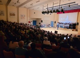 Δράμα: Εκδήλωση – Αφιέρωμα στον Χρόνη Αηδονίδη – Κατάμεστο το Μουσικό Σχολείο(φωτο – video)