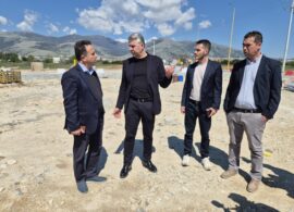 Ο Περιφερειάρχης ΑΜΘ Χριστόδουλος Τοψίδης στον κυκλικό κόμβο της Βιομηχανικής Περιοχής Δράμας – Σε εξέλιξη τα έργα