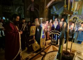 Δράμα: Πλήθος πιστών στους Αγίους Αναργύρους για τη Μεγάλη Πέμπτη παρουσία του Μητροπολίτη