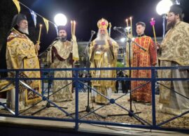 Δράμα: Συνάντηση Επιταφίων με πλήθος πιστών στην κεντρική πλατεία