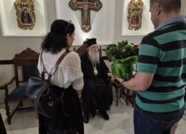 Πλήθος πιστών στο Επισκοπείο Δράμας για τη γιορτή του Σεβασμιωτάτου Μητροπολίτη Δράμας κ. Δωροθέου