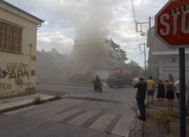 Δράμα: Πυρκαγιά ΤΩΡΑ σε παλιό σπίτι στην Ιουστινιανού με Μακεδονομάχων(φωτο)