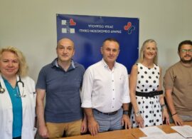 Δράμα: Επιδόθηκε στον πρώτο Παθολόγο του Νοσοκομείου, η απόφαση παροχής κινήτρων του Δημοτικού Συμβουλίου Δράμας