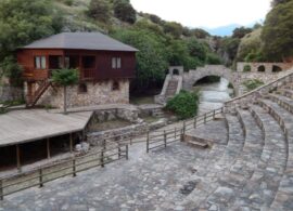 Στην Βουλή από τον Τάσο Νικολαΐδη το «Πέτρινο Θέατρο» στο Φαράγγι της Πετρούσας